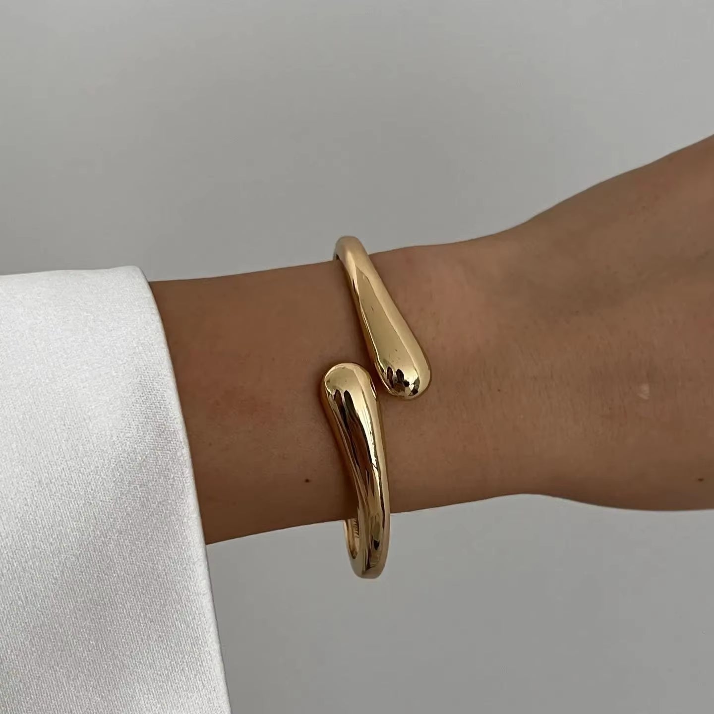 Vibecuff Retro Metal Bangles